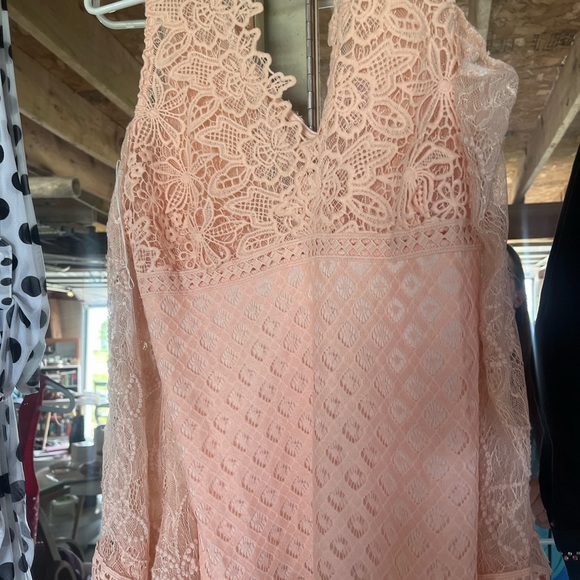 Venus Top size M Coral crochet boho lace deigned top cold shoulder semi sheer - Picture 7 of 9
